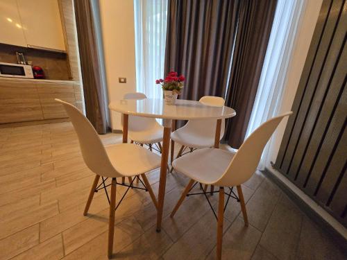 Azizi Studio Pool & Spa Resort Piscina Incalzita in Mamaia-Sat