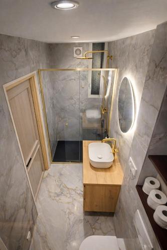 B&B Chez Nini - Luxury City Loft --AIRCONDITIONING-- in Binnenstad-Noord