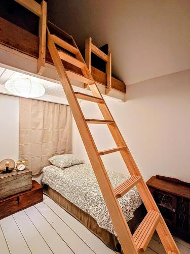 B&B Chez Nini - Luxury City Loft --AIRCONDITIONING-- in Binnenstad-Noord