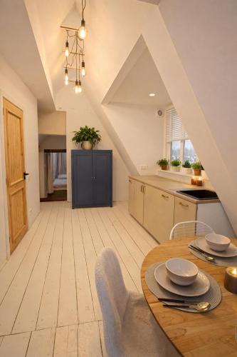 B&B Chez Nini - Luxury City Loft --AIRCONDITIONING-- in Binnenstad-Noord