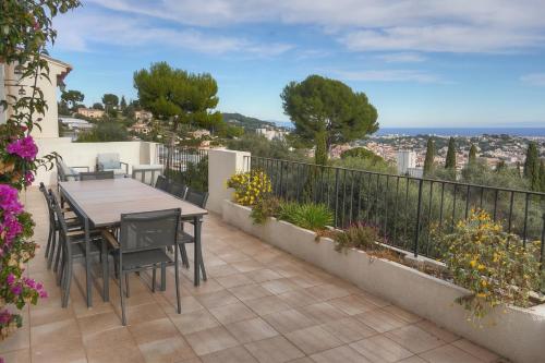 Upstays Sea View Pool 200m² Villa