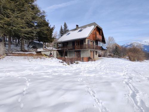 Nid d'aigle, vue panoramique dégagée et jardin, de plein pied, face au Sud et aux montagnes (Nid d'aigle, vue panoramique degagee et jardin, de plein pied, face au Sud et aux montagnes) in Puy-Sanieres