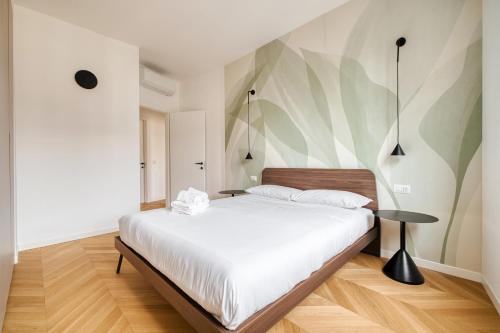 JOIVY Two Stylish Apartments with Balconies in Loreto, Milan