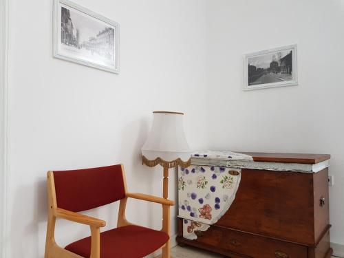 Moder and Old Top - image 2