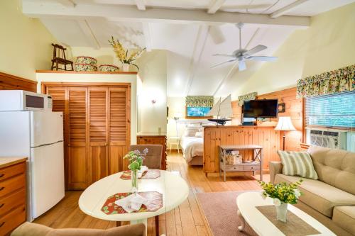 Pine Cottage Duplex with Deck Walk to State Park! in Ephraim, USA