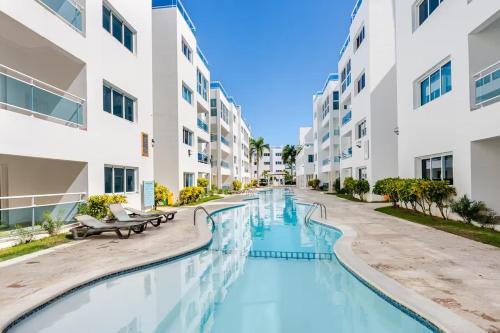 Large apartment at the foot of the beach - image 3