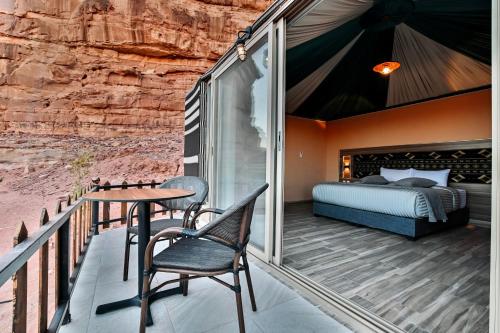 Mars Land Luxury Camp in Вади Рам