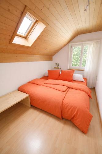 Vendégszoba, Quiet Forest-Side Apartment in Ueberstorf