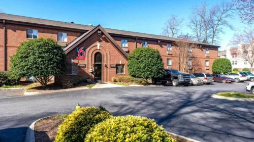 Extended Stay America Select Suites - Charlotte - Tyvola Rd - Executive Park in Charlotte, USA
