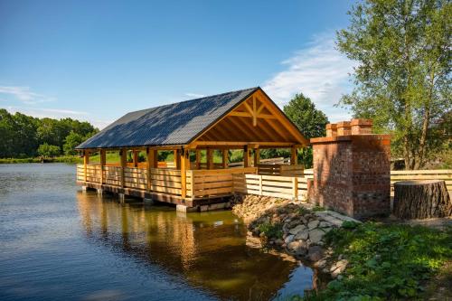 치에치에르제 Dębowy Dwór, Wędkowanie, Stawy, Agroturystyka (Debowy Dwor, Wedkowanie, Stawy, Agroturystyka) 호텔 로비