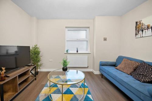2BR Apartment in Cardiff’s Vibrant Roath chambre d'hôte Cardiff university Queens Buildings