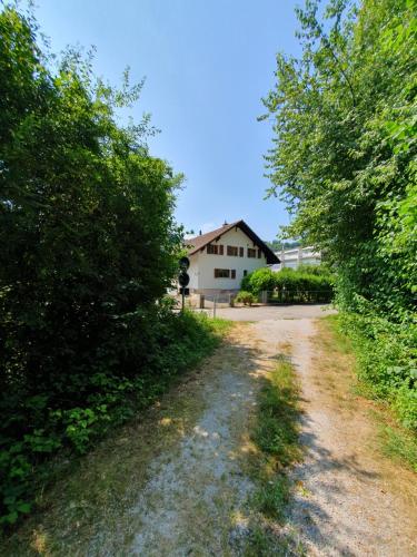 A szálláshely kívülről, Quiet Forest-Side Apartment in Ueberstorf
