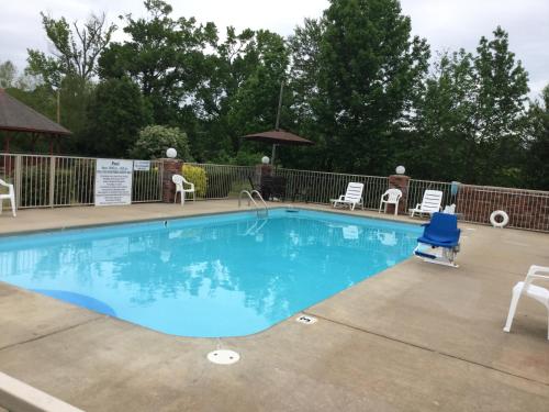 Americas Best Value Inn Cabot - image 14