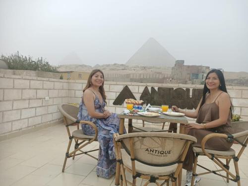 Antique Pyramids Inn - image 13