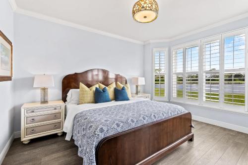 Bologna - renovated first floor 2BR condo in GreenLinks! Lake and golf views, resort pool, jacuzzi, gym and tennis access! Near Naples beaches, dining, shopping and Marco Island area, perfect for guests who value convenience, comfort and nature!