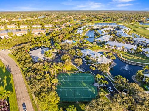 Bologna Golf Condo in the Lely Resort - image 23
