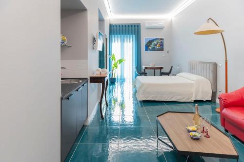 Palazzo De Gregorio Deluxe Room in Sant'Antonio Abate