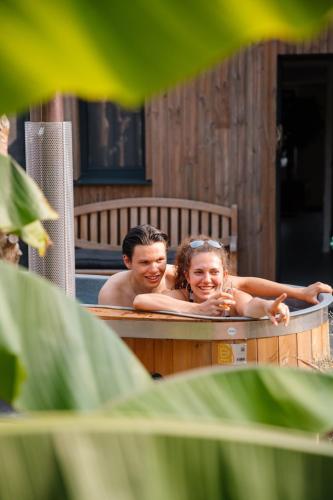 Karstais baseins, Gite romantique 4 étoiles avec Bain nordique privatif (Gite romantique 4 etoiles avec Bain nordique privatif) in Guignen