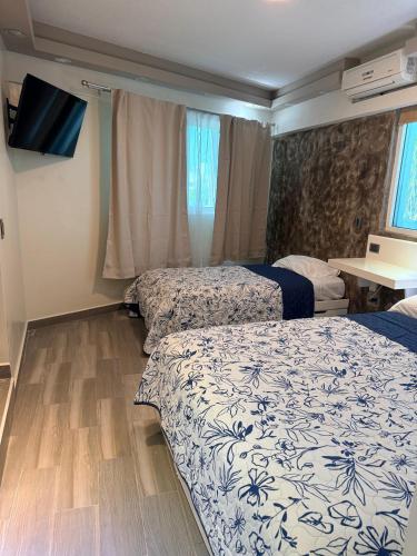 Hotel Baja South – La Paz, VA