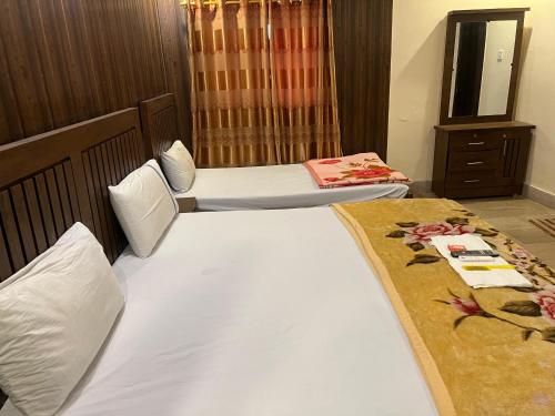 Hill View Guest House - Family Hotel at Central Location near to Airport Food Street and all amenities - image 7