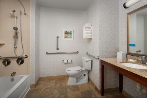 Hampton Inn & Suites Holly Springs - image 12