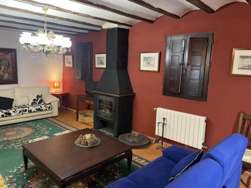 CASA RURAL VICENTA 1750 Alojamiento rural, capacidad hasta 30 personas in 薩里翁