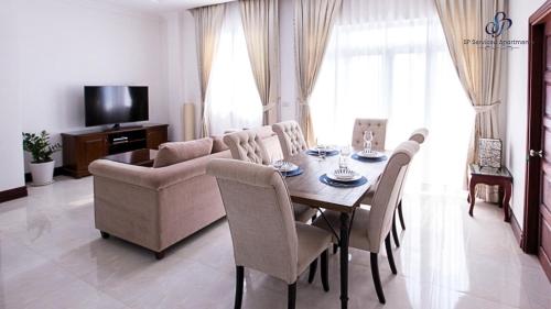 SP SERVICED APARTMENTS Two Bedroom Apartments Unit9B - image 3