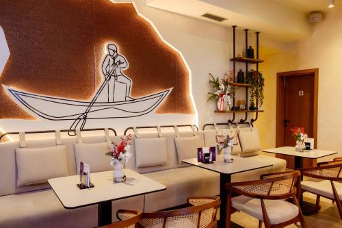 酒吧/高級酒吧, MB酒店 (Hotel MB) in 麥特高域克