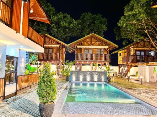 Exterior view of Treehouse Executive Villas - ANGELES