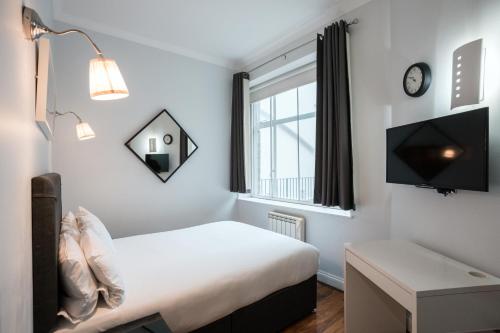 Hotel 82 London - image 8