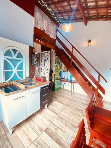 Kitchen, Ikaia Surf House in Praia de Itamambuca