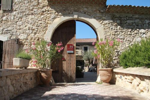 Exterior view of Le Tresor des Templiers