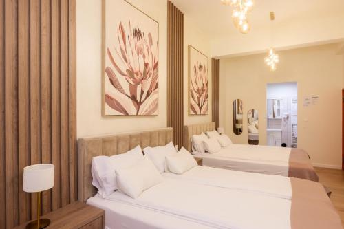 2 queen beds
