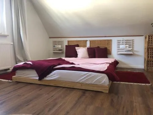 individuelle Zi im LSG am Rad- und Pilgerweg zwischen Leipzig und Halle in Schkopau, Deutschland