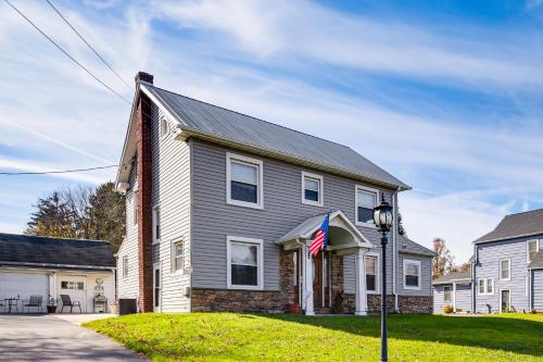 Close to Venues & Fairgrounds! York Area Home in Redlaiena (PA)