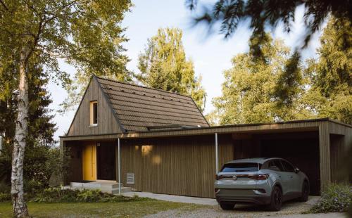 HEIMATEL - A Huesle