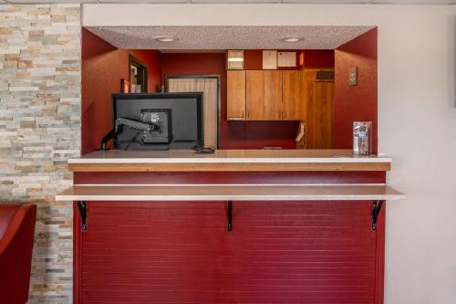 Super 8 by Wyndham Queensbury Glens Falls in Queensbury, USA