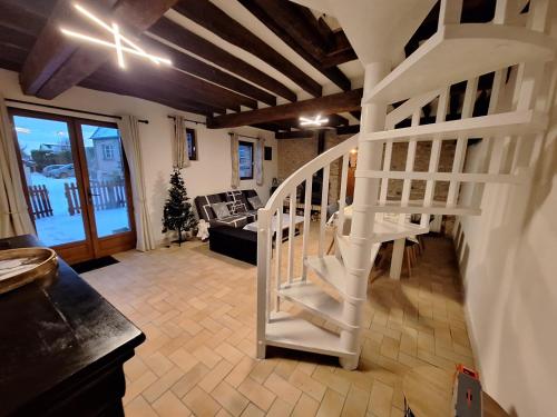 L'Auberge de la fontaine "Gîte Nyméa" et "Gîte L'Avérine" (L'Auberge de la fontaine "Gite Nymea" et "Gite L'Averine") in Fontaine Sous Jouy