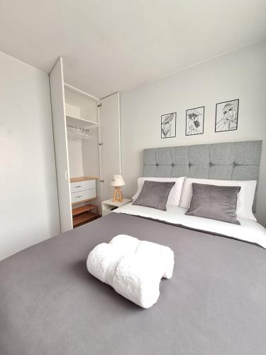 Miraflores - Dormitorio en Departamento compartido Baño Exclusivo Externo