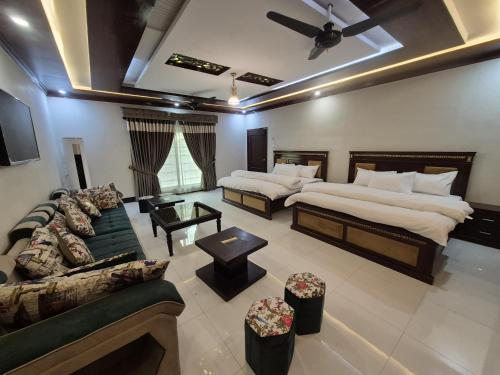 Guestroom, Royal Executive Inn Guest House Peshawar in Peshawar