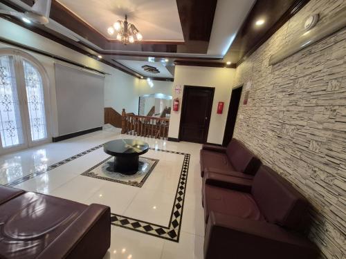 Facilities, Royal Executive Inn Guest House Peshawar in Peshawar