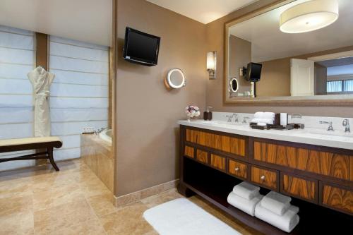 Houston Grand Hotel - River Oaks - image 3