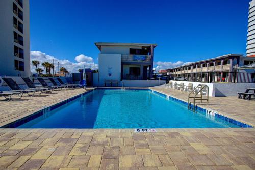 สระว่ายน้ำ, La Bella Inn - POOL OPEN in เดย์โทนา บีช