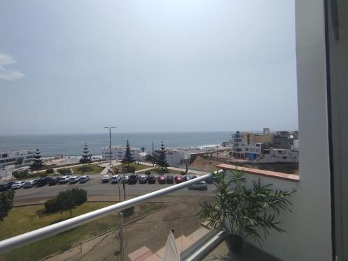 Apartment facing Mirador Analí (Apartment facing Mirador Anali) in Punta Hermosa