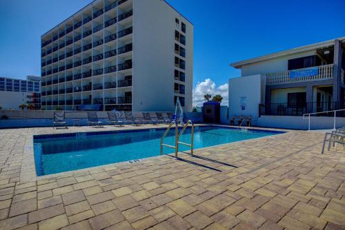 Úszómedence, La Bella Inn - POOL OPEN in Daytona Beach