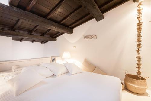 Piazza Navona Penthouse - image 3