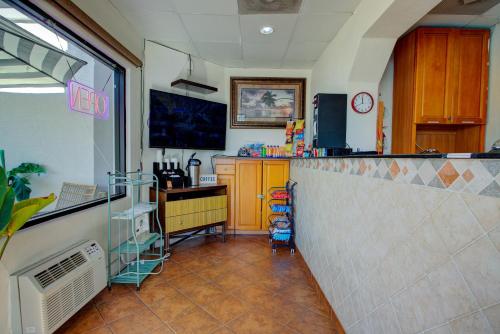 La Bella Inn - POOL OPEN in เดย์โทนา บีช