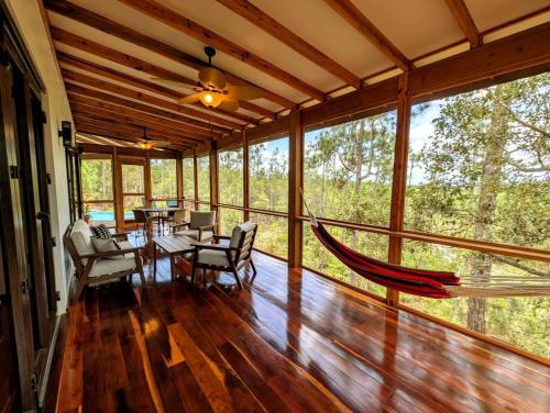 Elevated Off Grid Villa • Private Pool • waterfall in Blancaneau