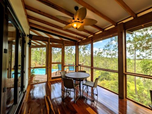 Elevated Off Grid Villa • Private Pool • waterfall in Blancaneau