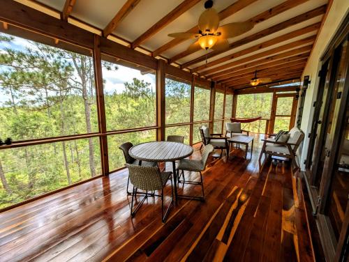 Elevated Off Grid Villa • Private Pool • waterfall in Blancaneau